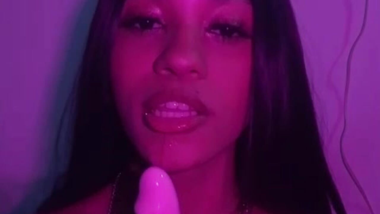 Little Blowjob ♥ whit spit in tits - video của người mẫu cam KittyLove_s