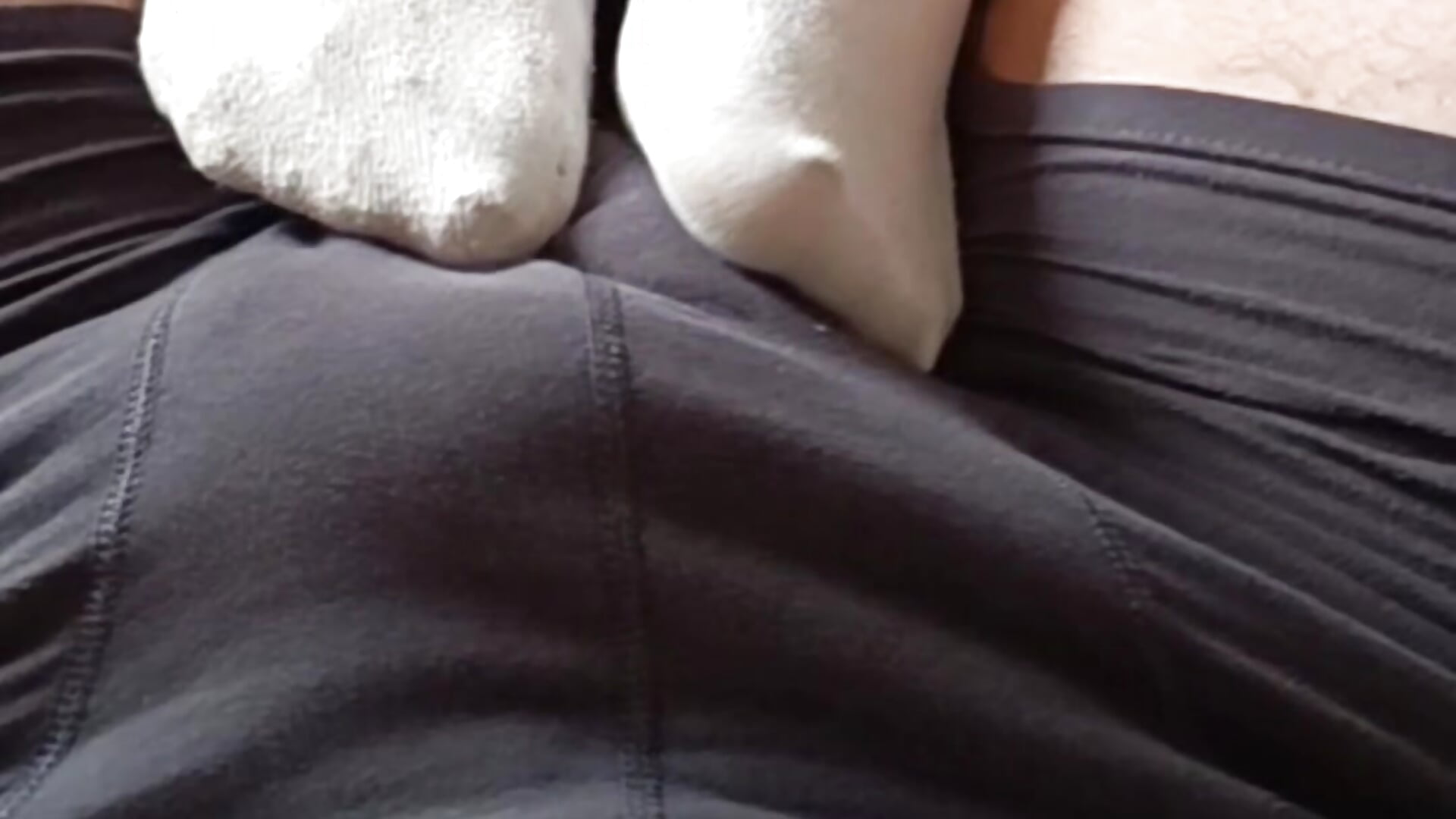 Would you like me to stroke your balls 🤪– Teafeet kameramodell videója