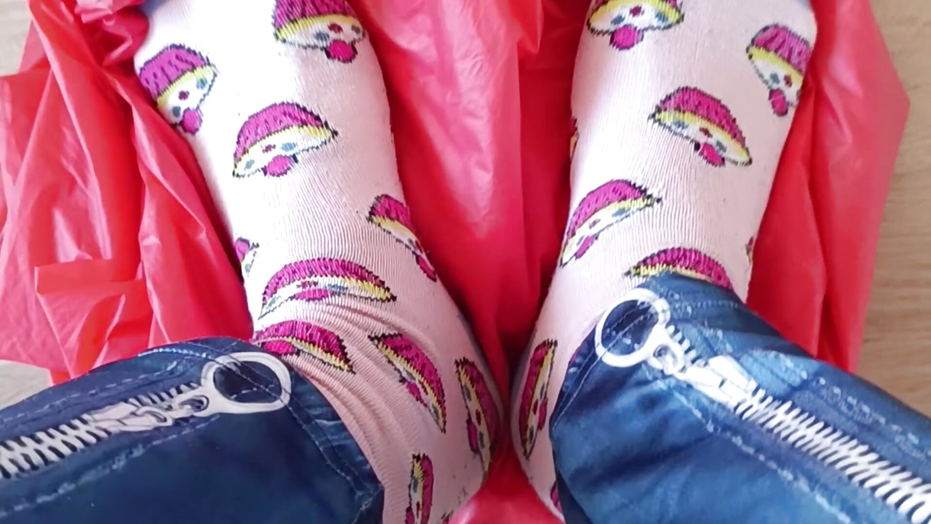 1000073681 - Video von Teafeet Cam-Model