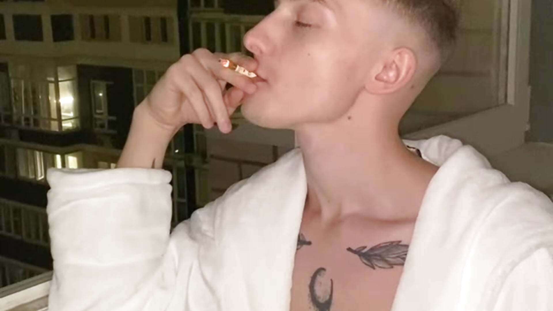 I smoke - video by Artur__Skott cam model