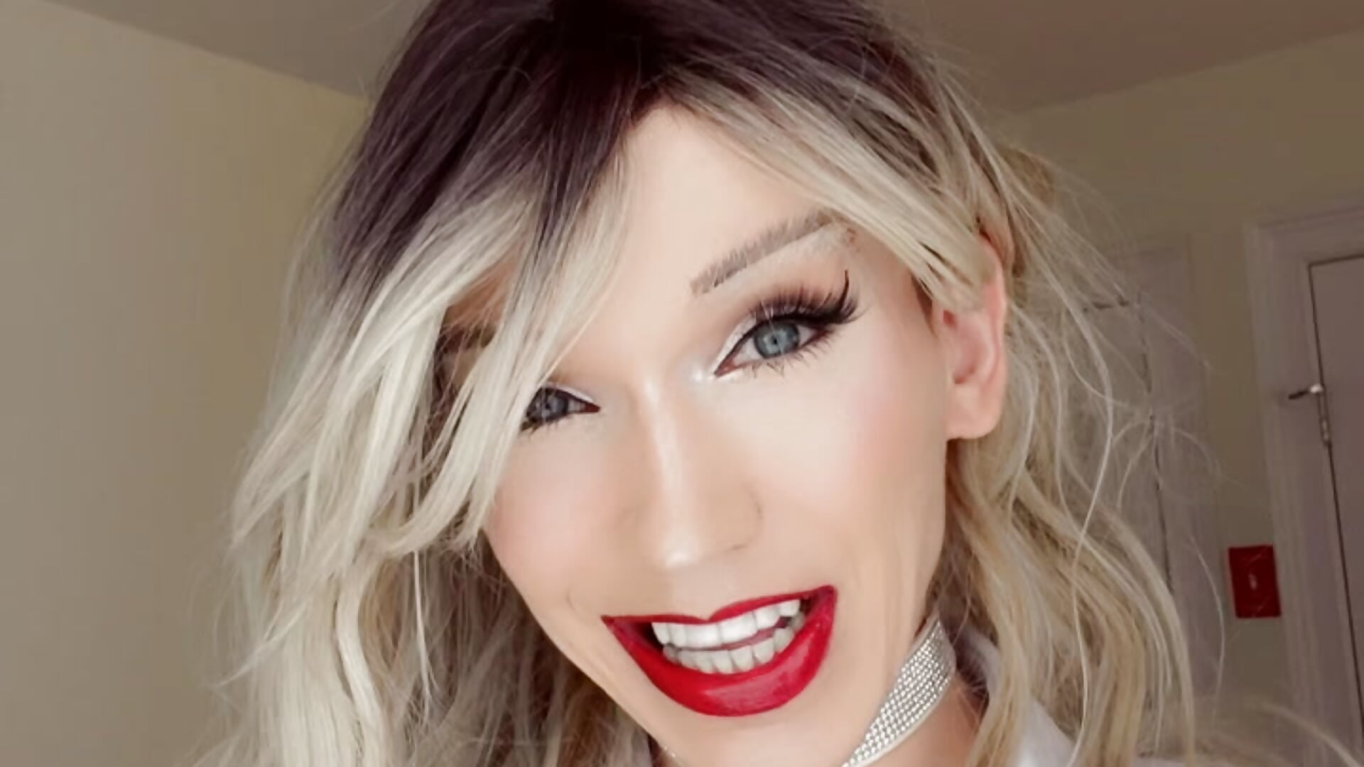 Hi darling! - video by Mia_Miss_Sensual cam model