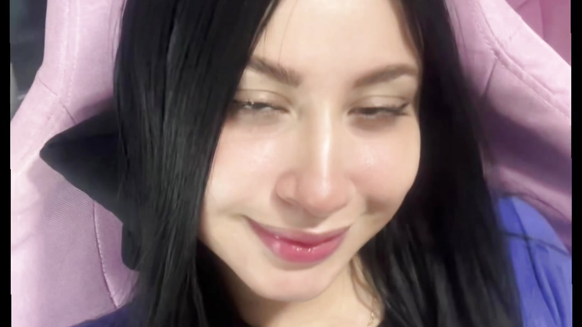 🥰 - vidéo du modèle de showcams lucy_grey25