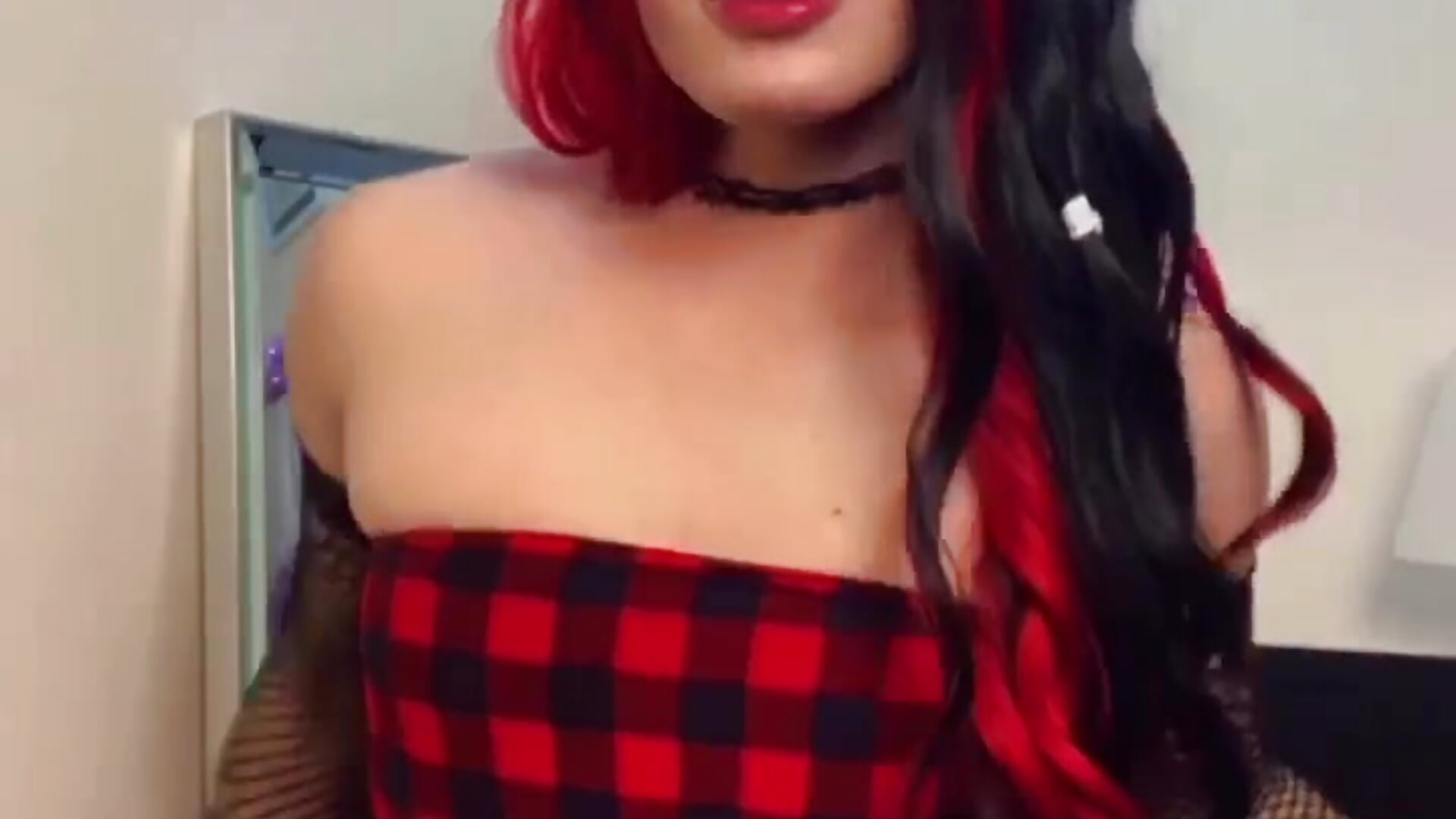 485228195_9385767048179138_6363964772286710196_n – видео вебкам-модели ZOREN333