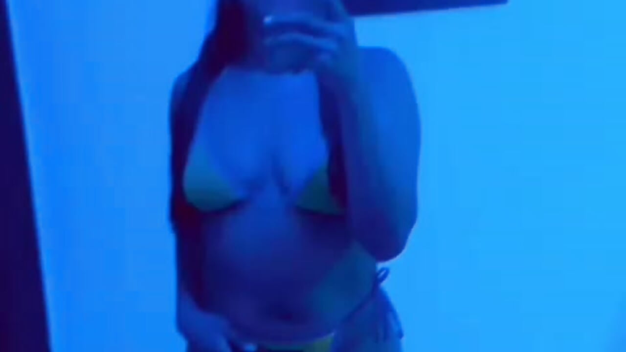 sexy - video by melani_eli cam model