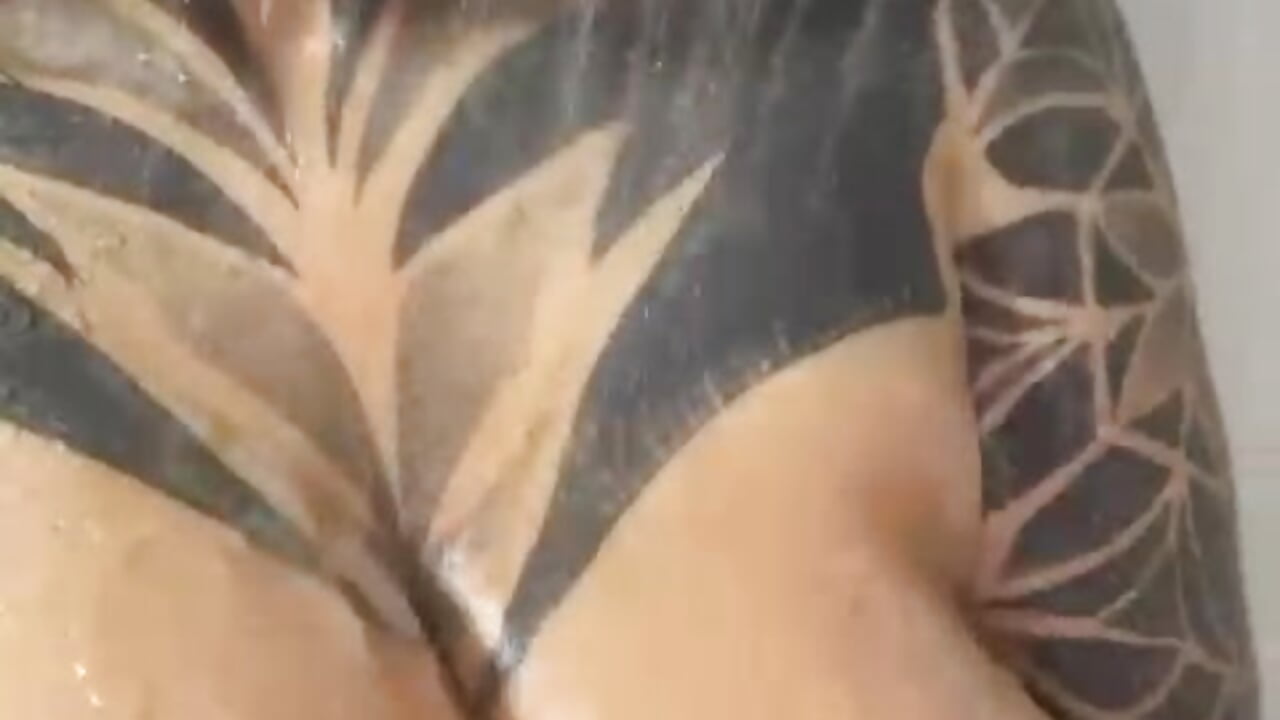 I love feeling the water running down my entire body... 💦💦💦 – видео вебкам-модели Nocturnapsy