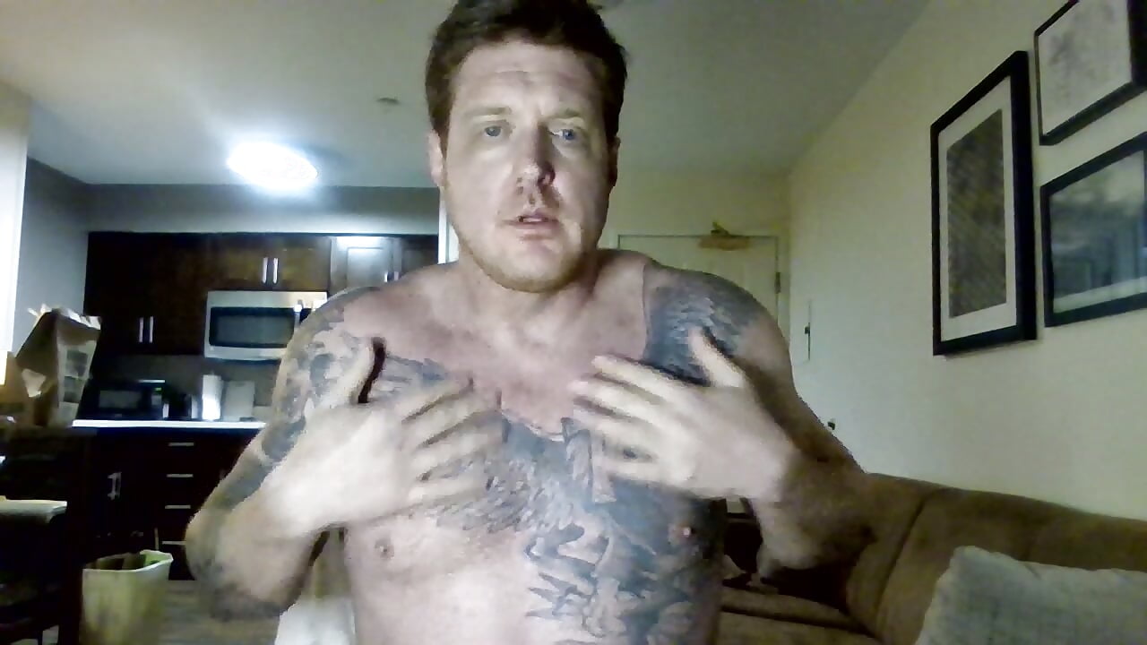 Cloudy King G Tattoos submission - vidéo du modèle de showcams CloudyKingG