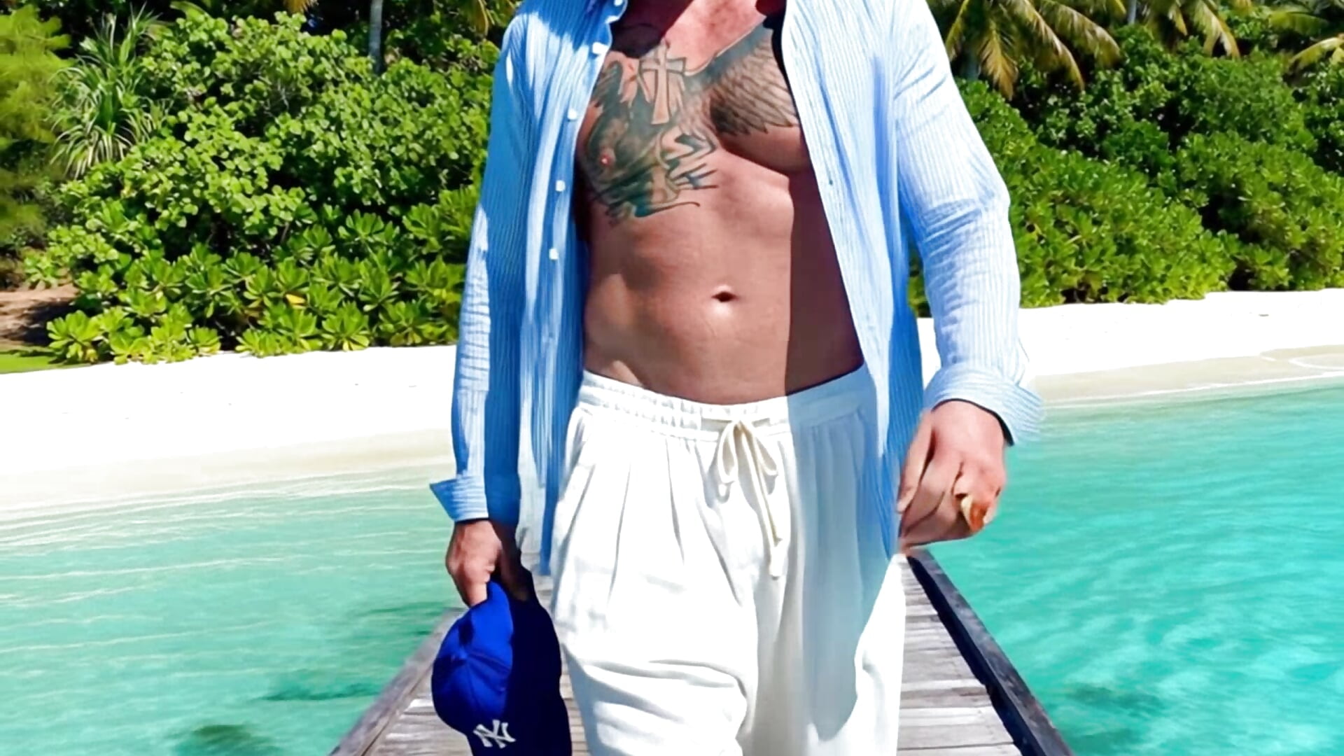 FoxyAI_Video_3ab30472-a566-4812-aea2-efde2bb292e1 - vidéo du modèle de showcams CloudyKingG