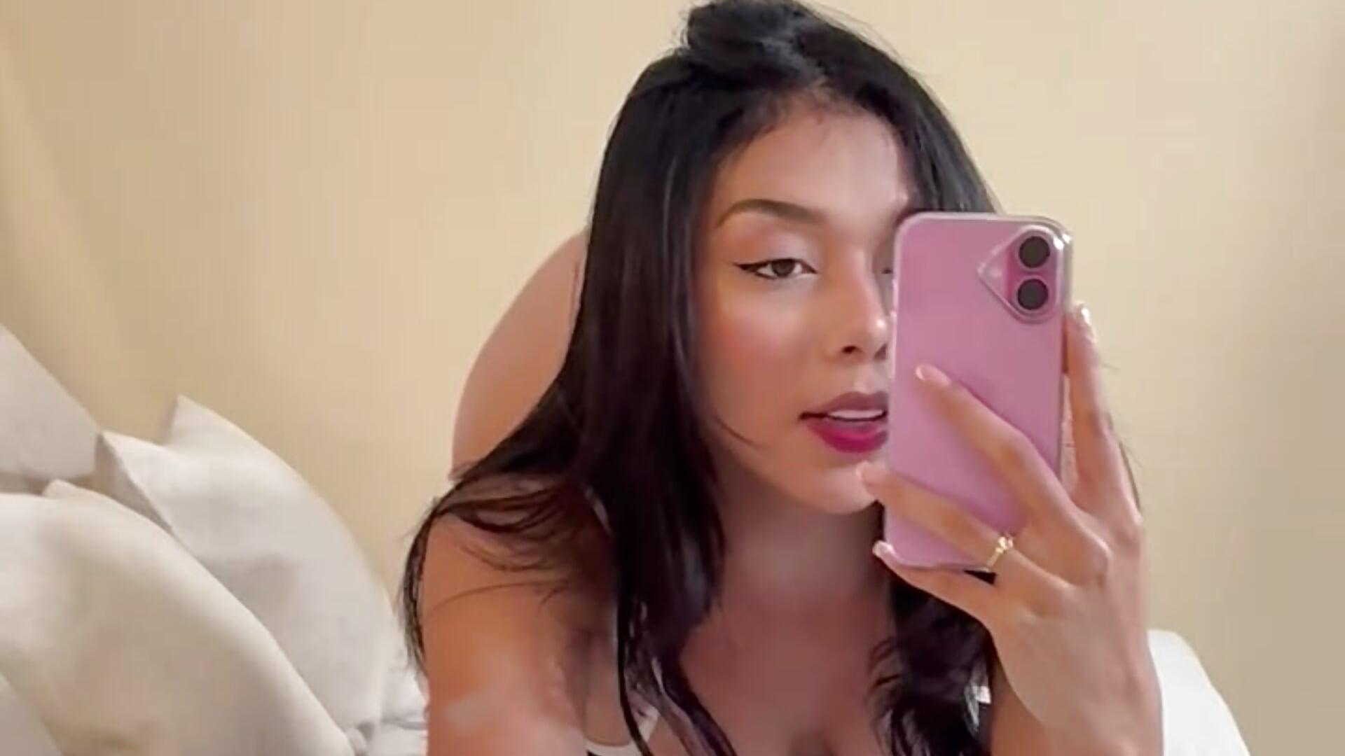 I want to give you many kisses<3 - video od modelky/modela selene_phmoon