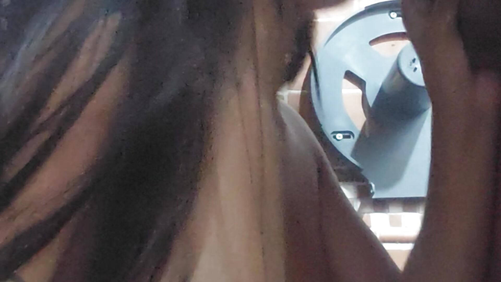 New blowjob video in a public restroom - vídeo de la modelo de cam chaparritahot99