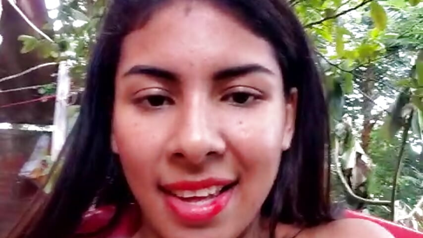 Masturbation in my backyard - video van chaparritahot99 cam-model