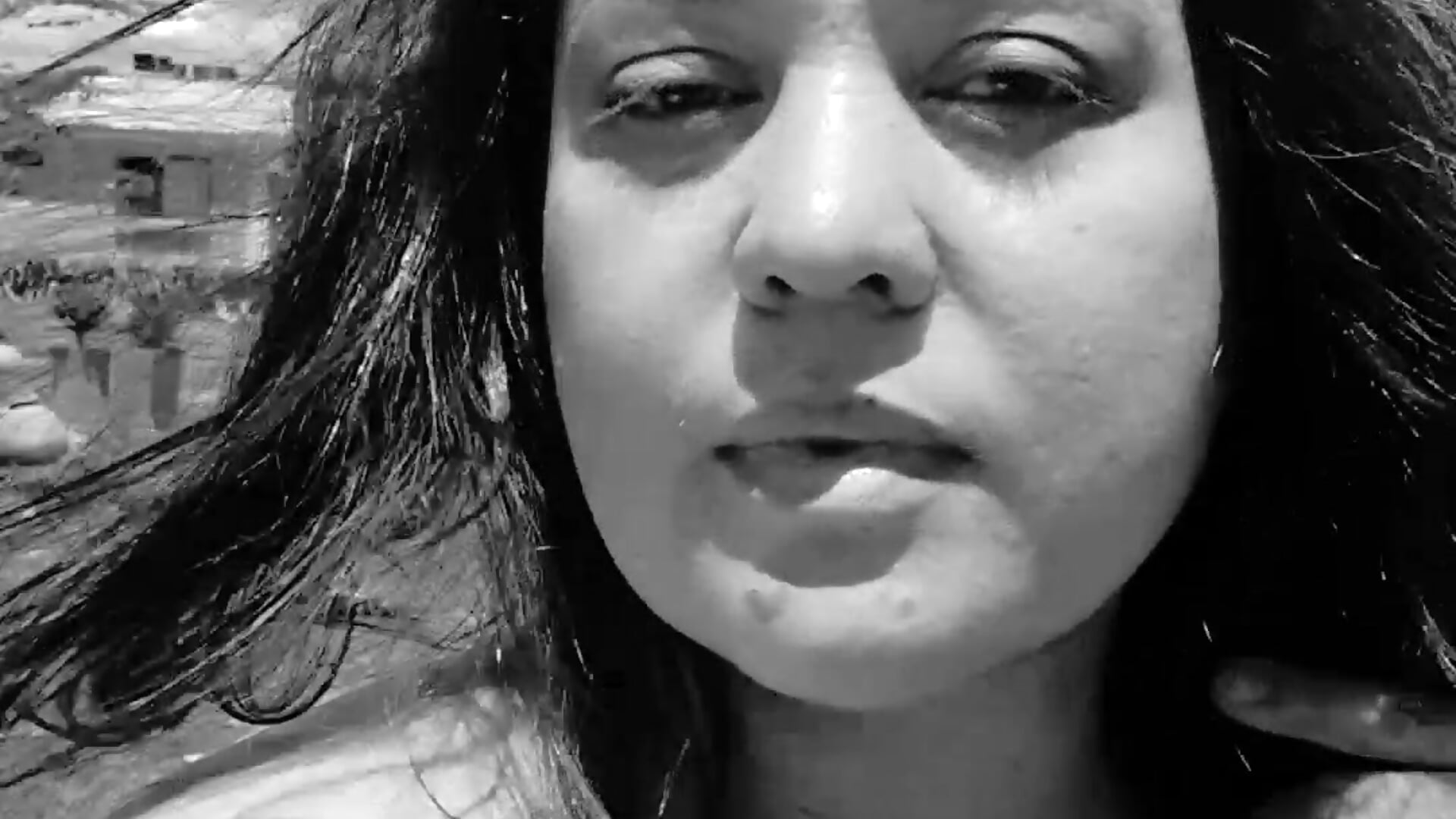 Enjoying the breeze - video oleh model kamera Paula_And