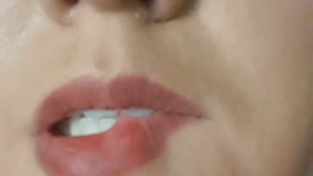 I'll be yours. - video di Paula_And modella di cam