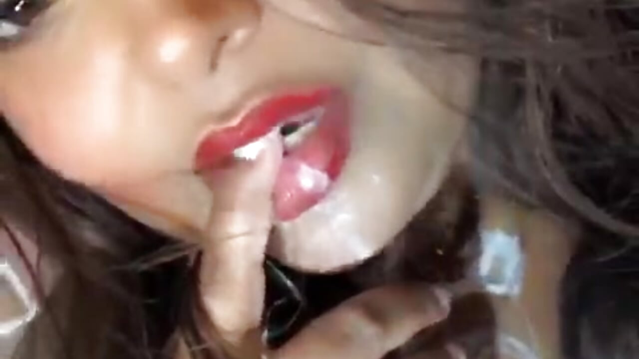 Do you like what you see? - video by Hela_Collins cam model