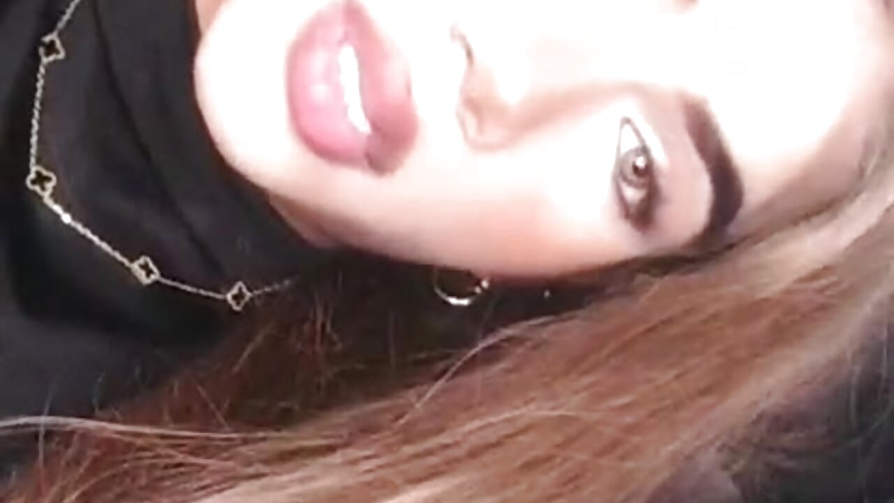 im sexy - video by bxby_dolls cam model