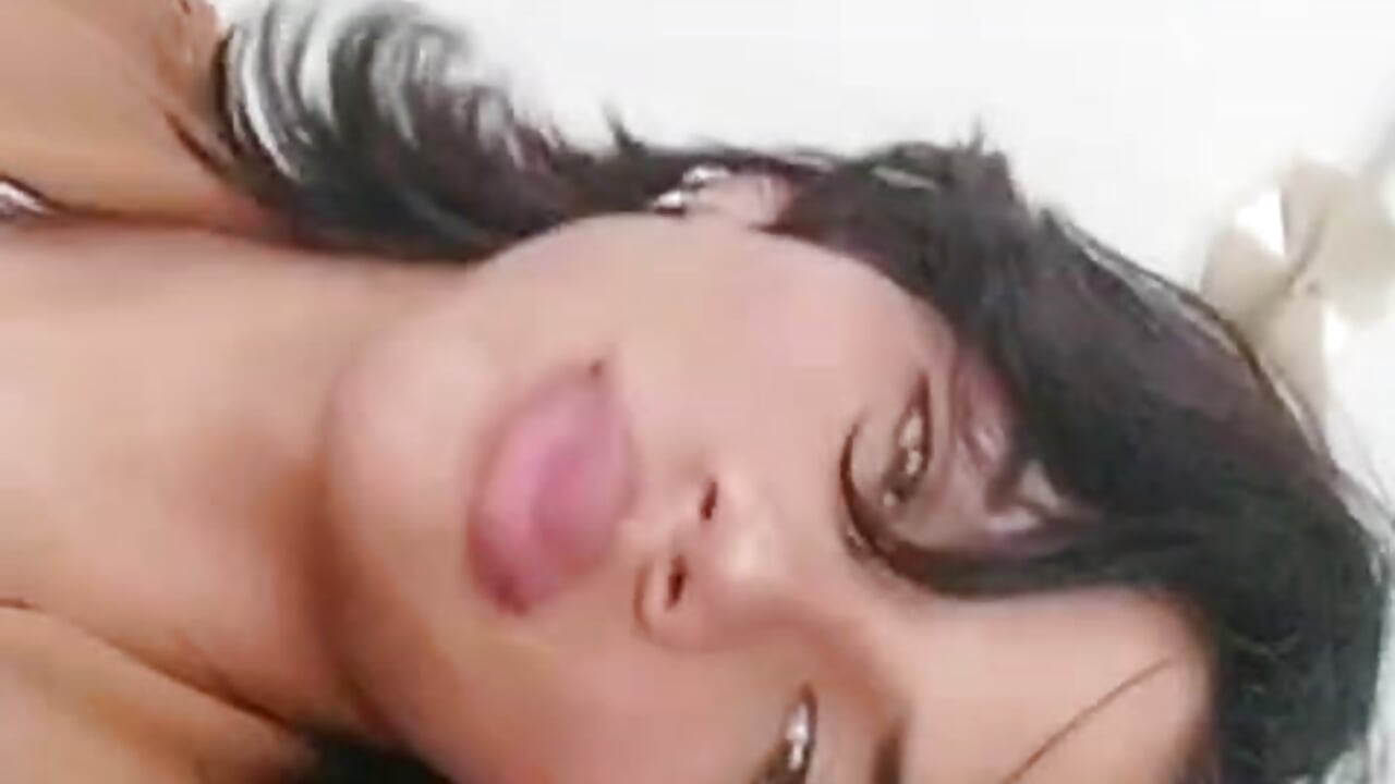 kiss me dolls - video by bxby_dolls cam model