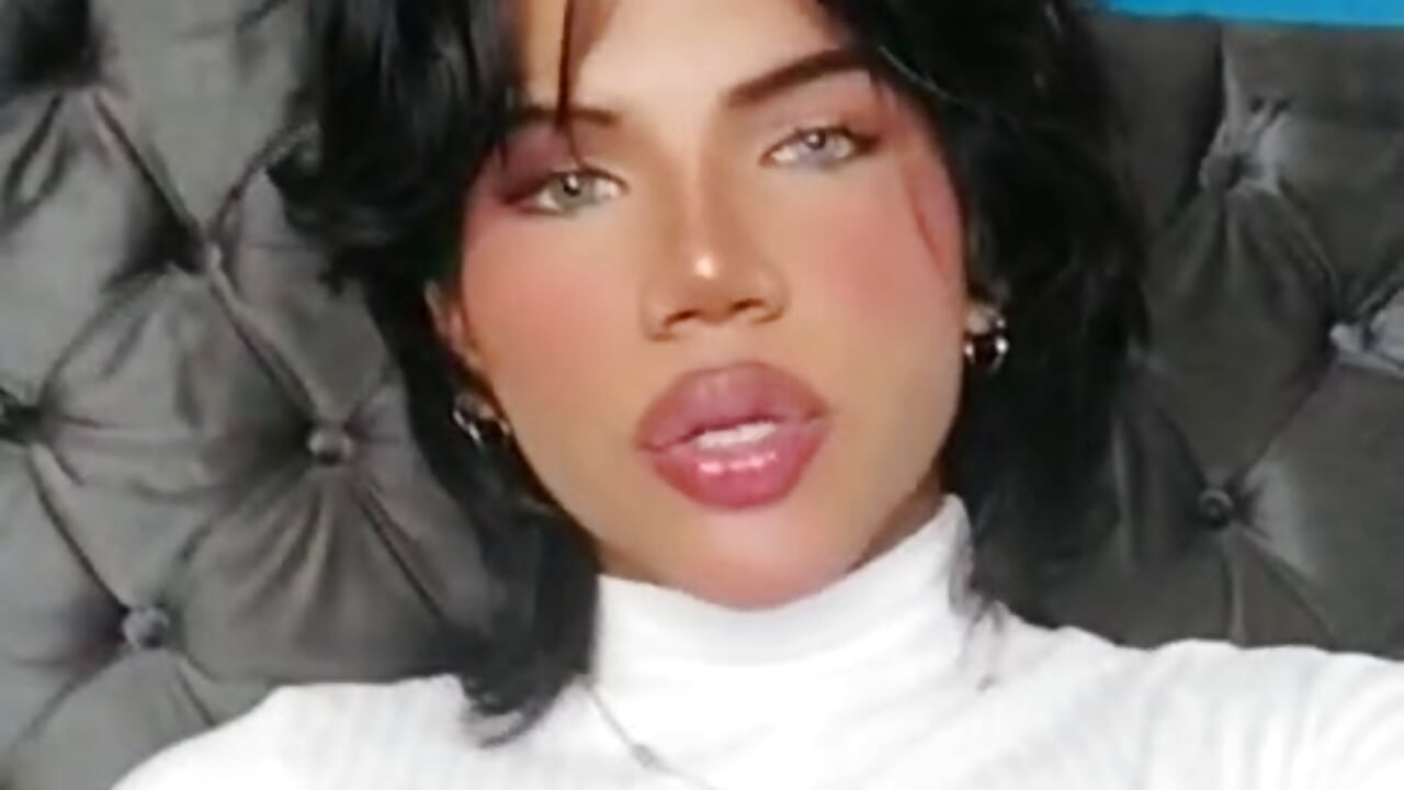 come play with me - video by bxby_dolls cam model