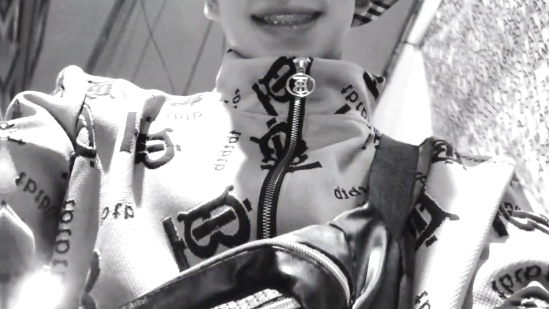 Hola mor - video by Tussi-amor cam model