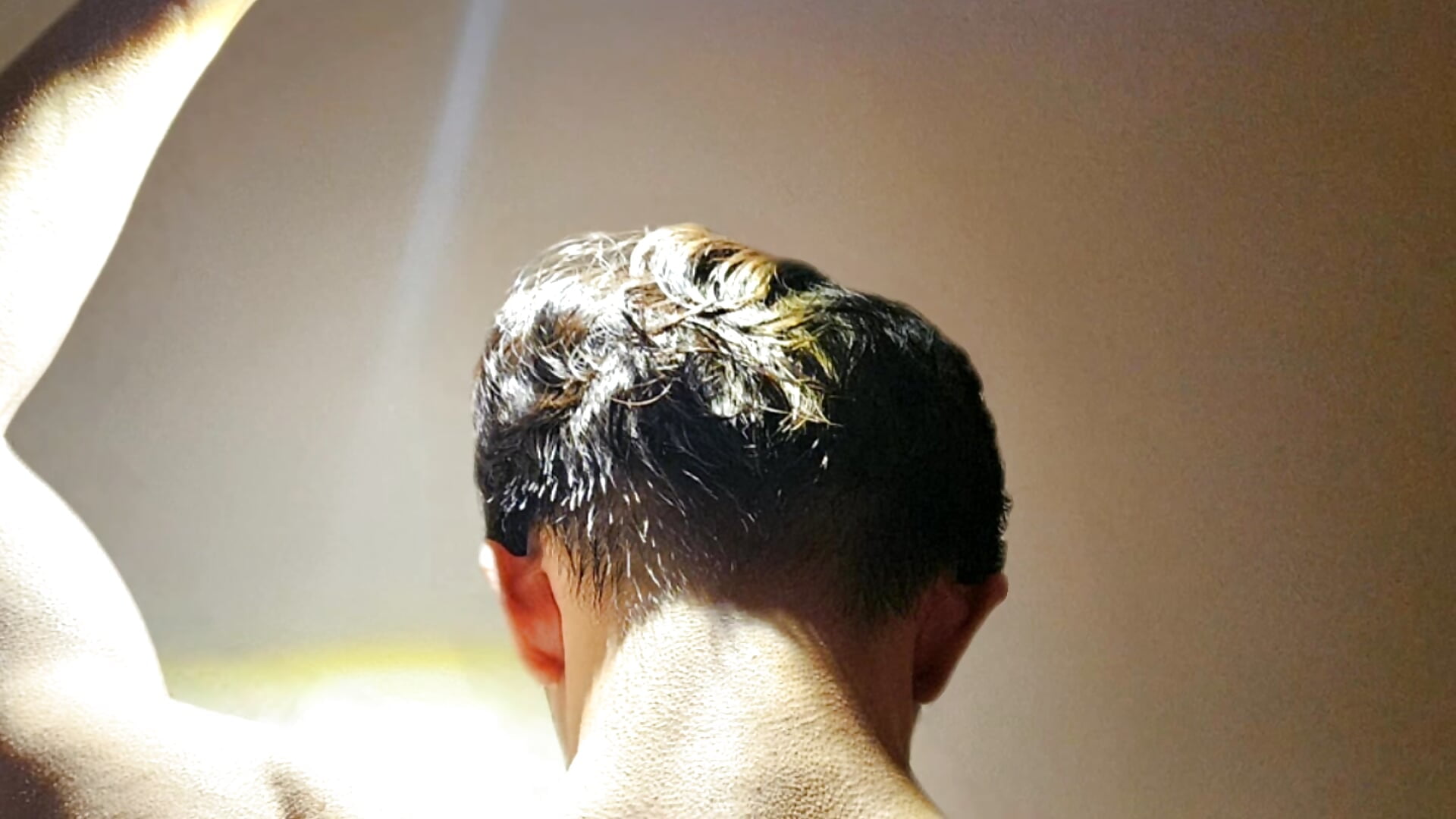 Light and back - video by malacobi0 cam model