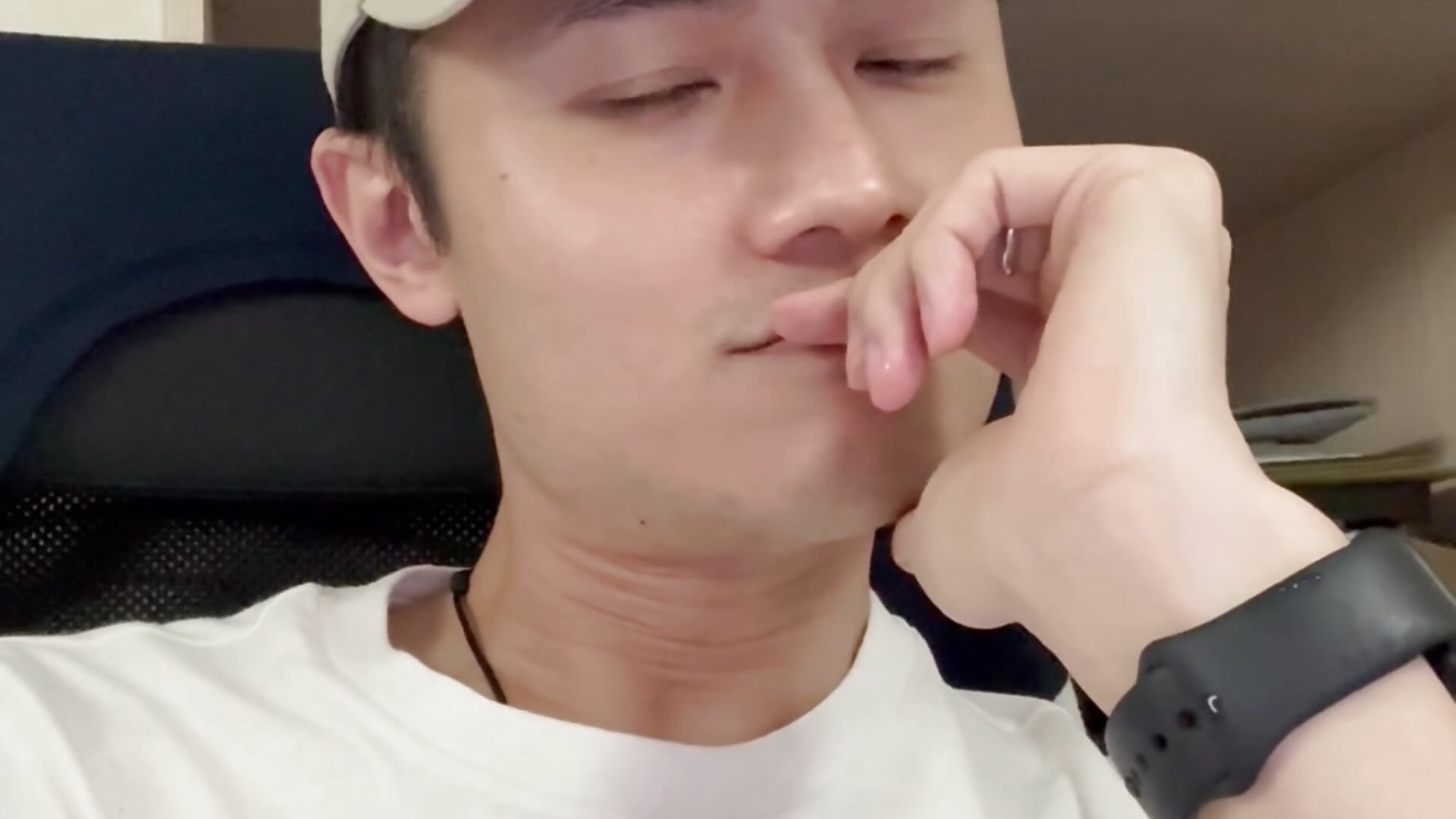 Day in the office - วิดีโอโดย changbibit โมเดลแคม