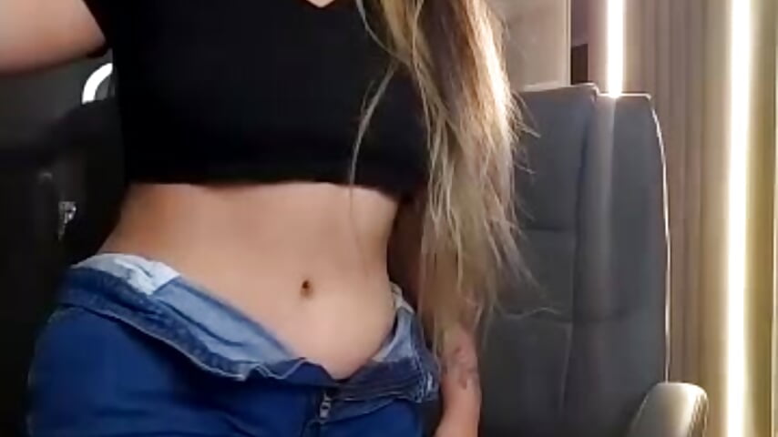 Dancing sensual for you - video by _ManuVeelez cam model