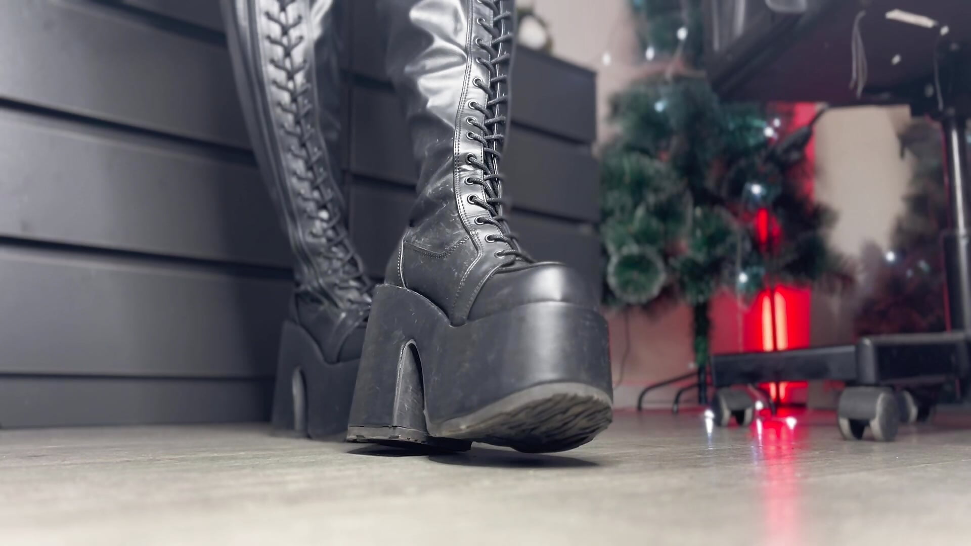 Leather ASMR 🖤 - clip cu LiyaLuna model videochat