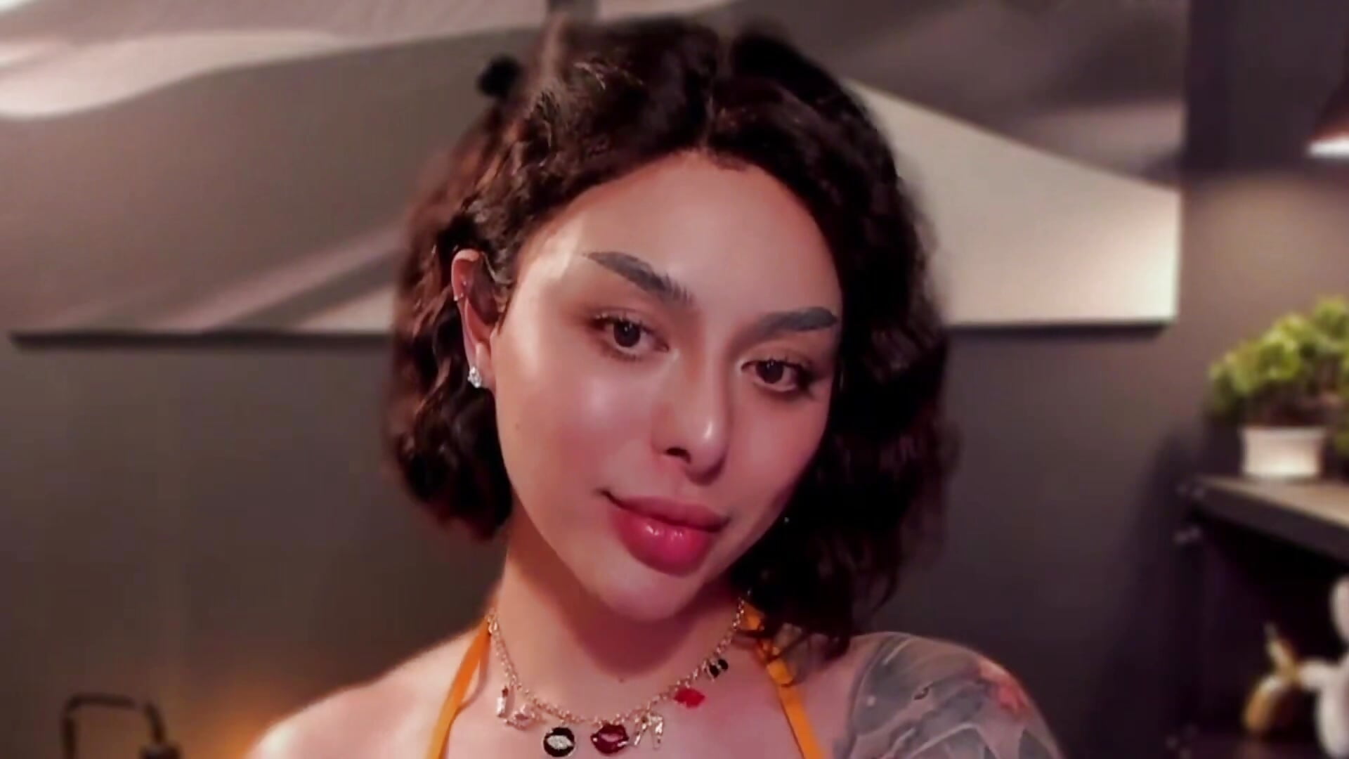 MAKE ME YOURS 💋 – video modela na kameri LetisiaRocks