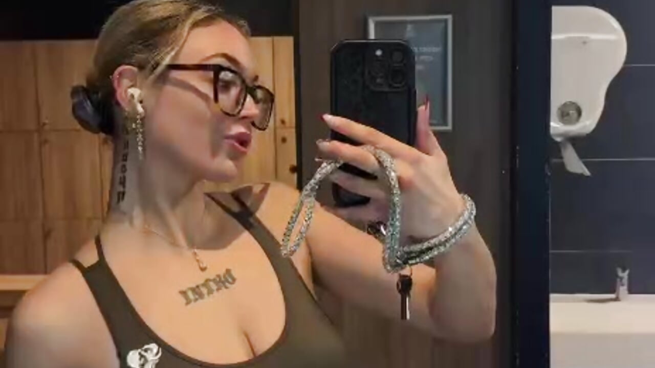 fille de gym - video by zoeypink cam model