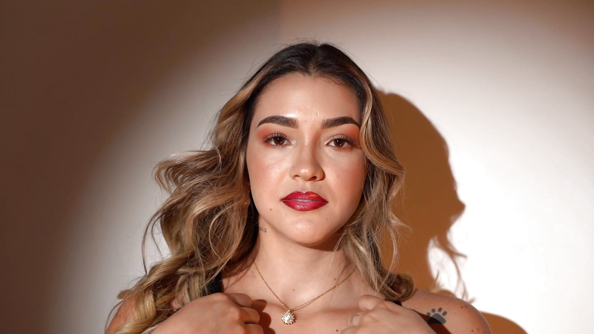 Meet the beautiful Clara ♥ - video by ClaradelMar cam model