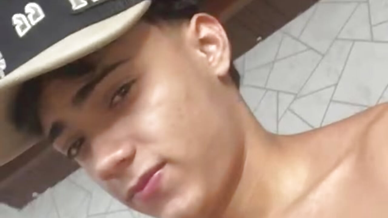 Say hi - video by JamesClemont cam model