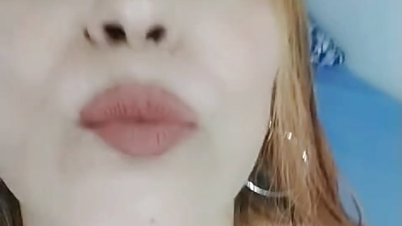 like me? - video by Bryony_Sullyvan cam model