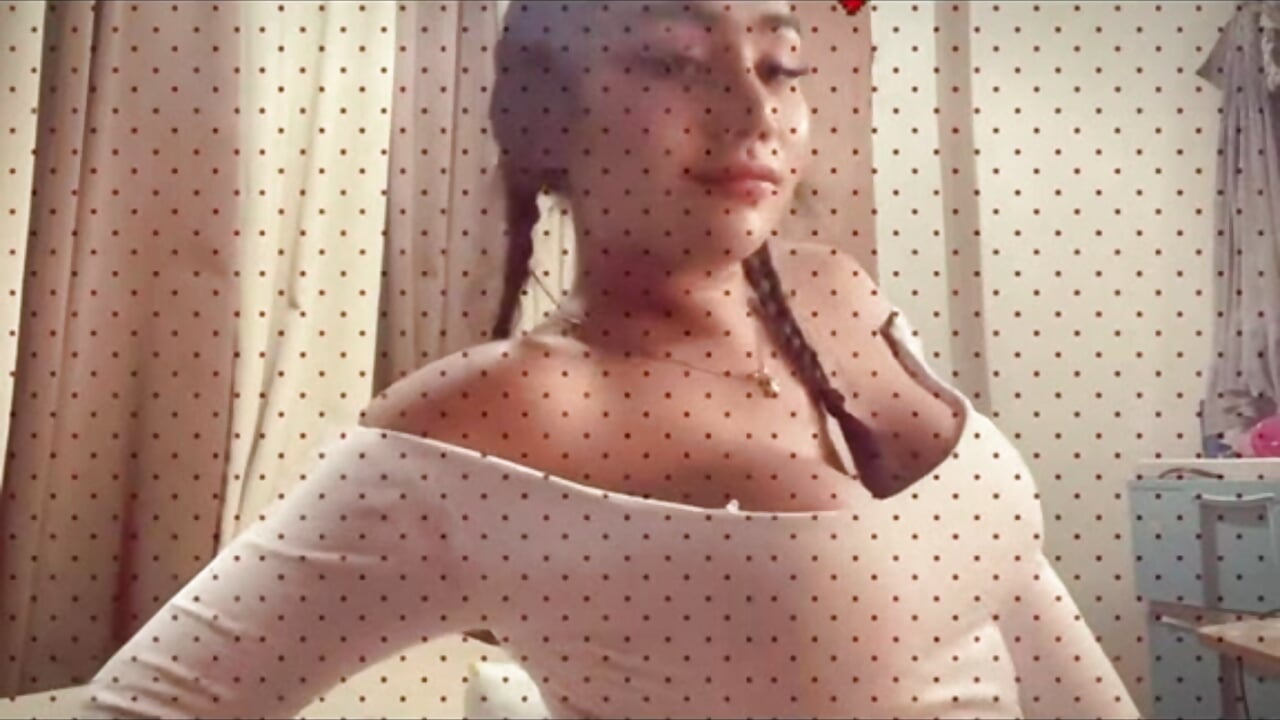 1aed04ef6de448f7810f4ed1af62f016 - video by miyukifuckingwilll cam model