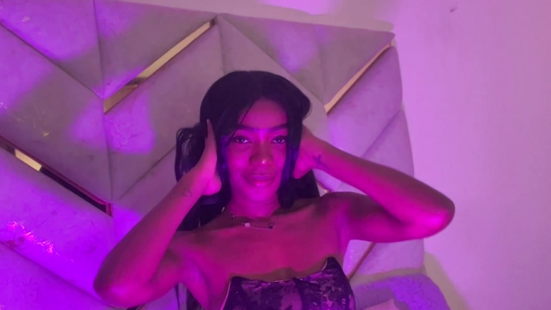 Play with me ✨💜 - video by AlanaDoll cam model