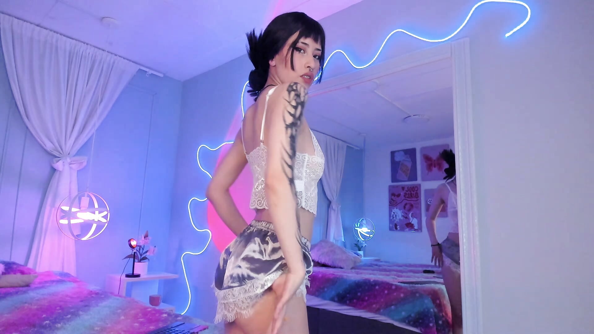 Sensual dance 🫦 - Hannahpage 캠 모델의 동영상