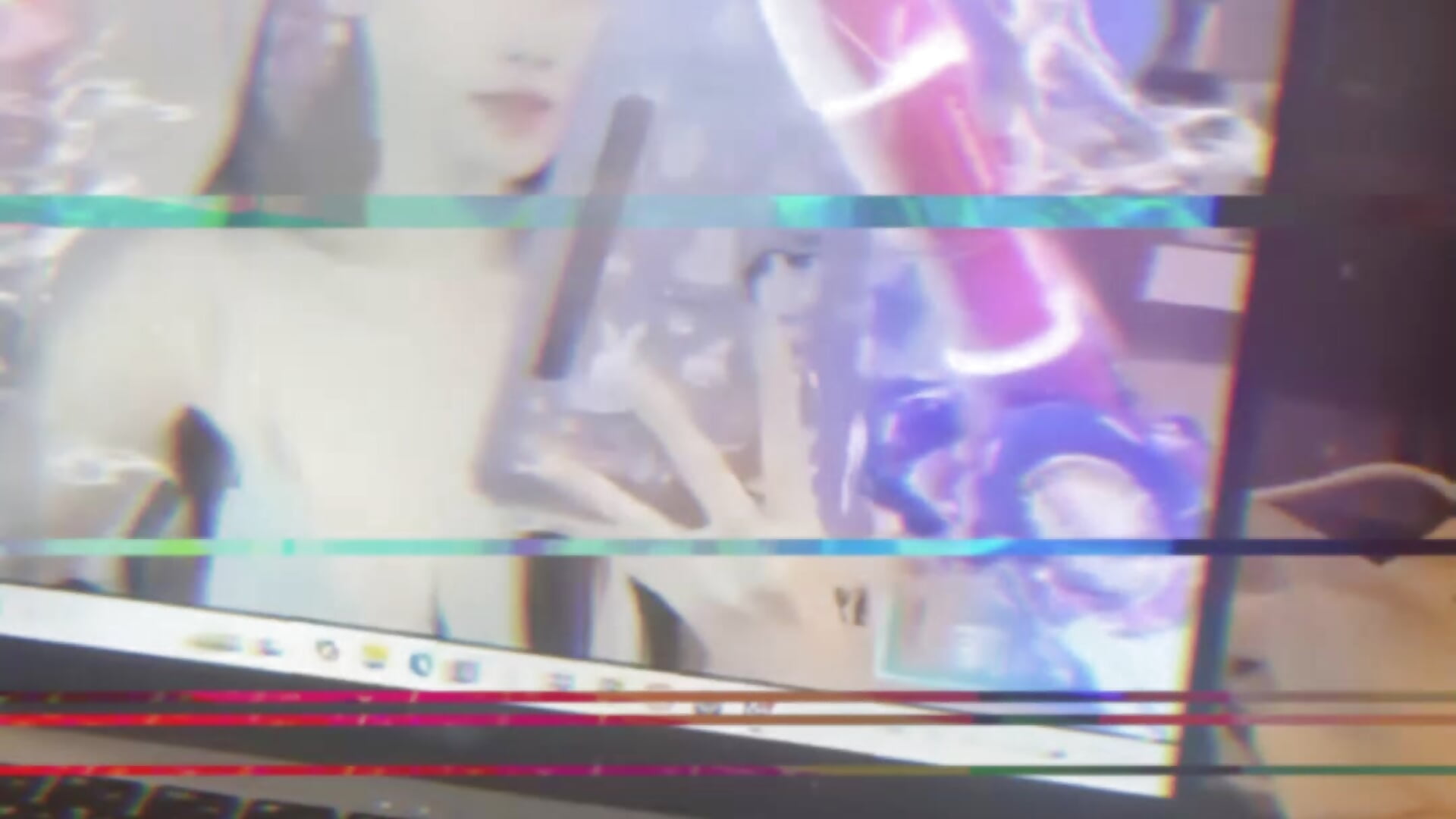 😘差點要叫你🍆哥了，這麼粗一根的😘 感謝粗到一個讓我尖叫🤣🤣🤣 一切感謝，會更努力讓你開心，龜頭濕濕喔💋💋💋 - video by twlilybae cam model