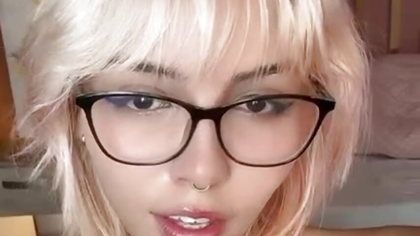 your girl 🎀 - video by peyton_velvet cam model