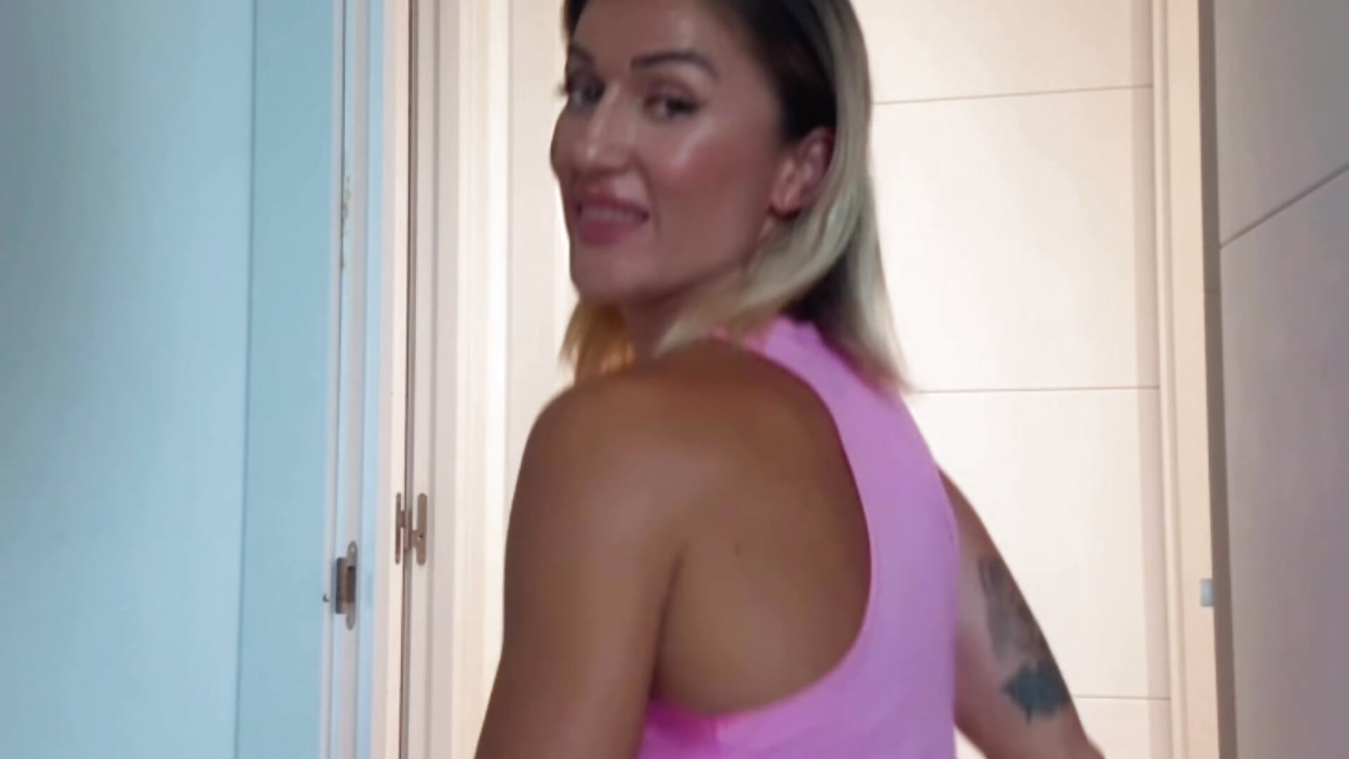 Dancing 💃 🥵🍑 - відео від вебкаммоделі Blondyfitness