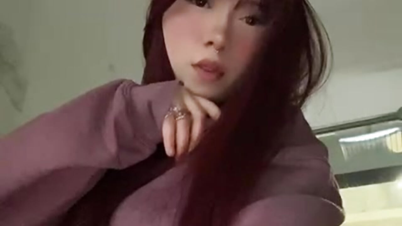 Asian Red🐰 - video by Noahcryptic cam model