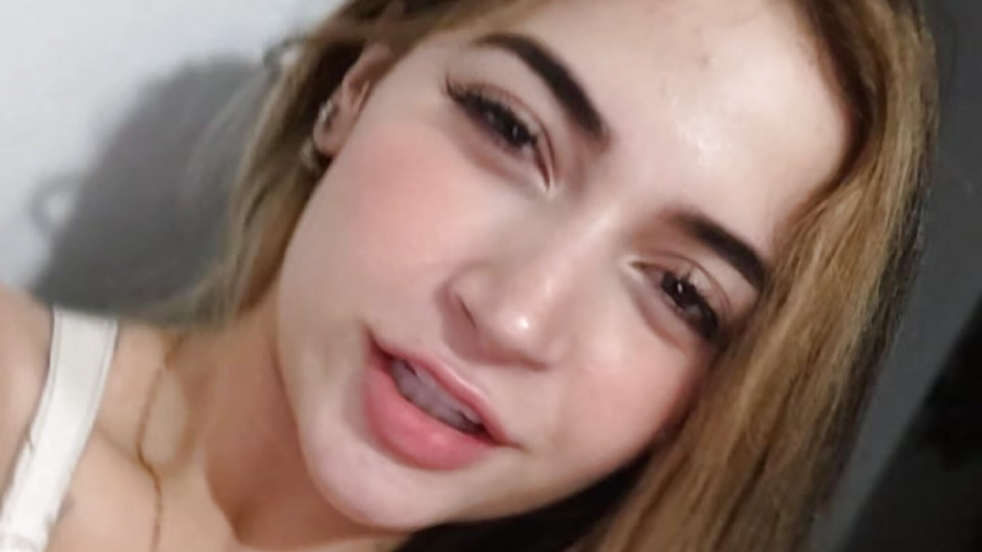 🌹 - video oleh JessicaElowin kamera model