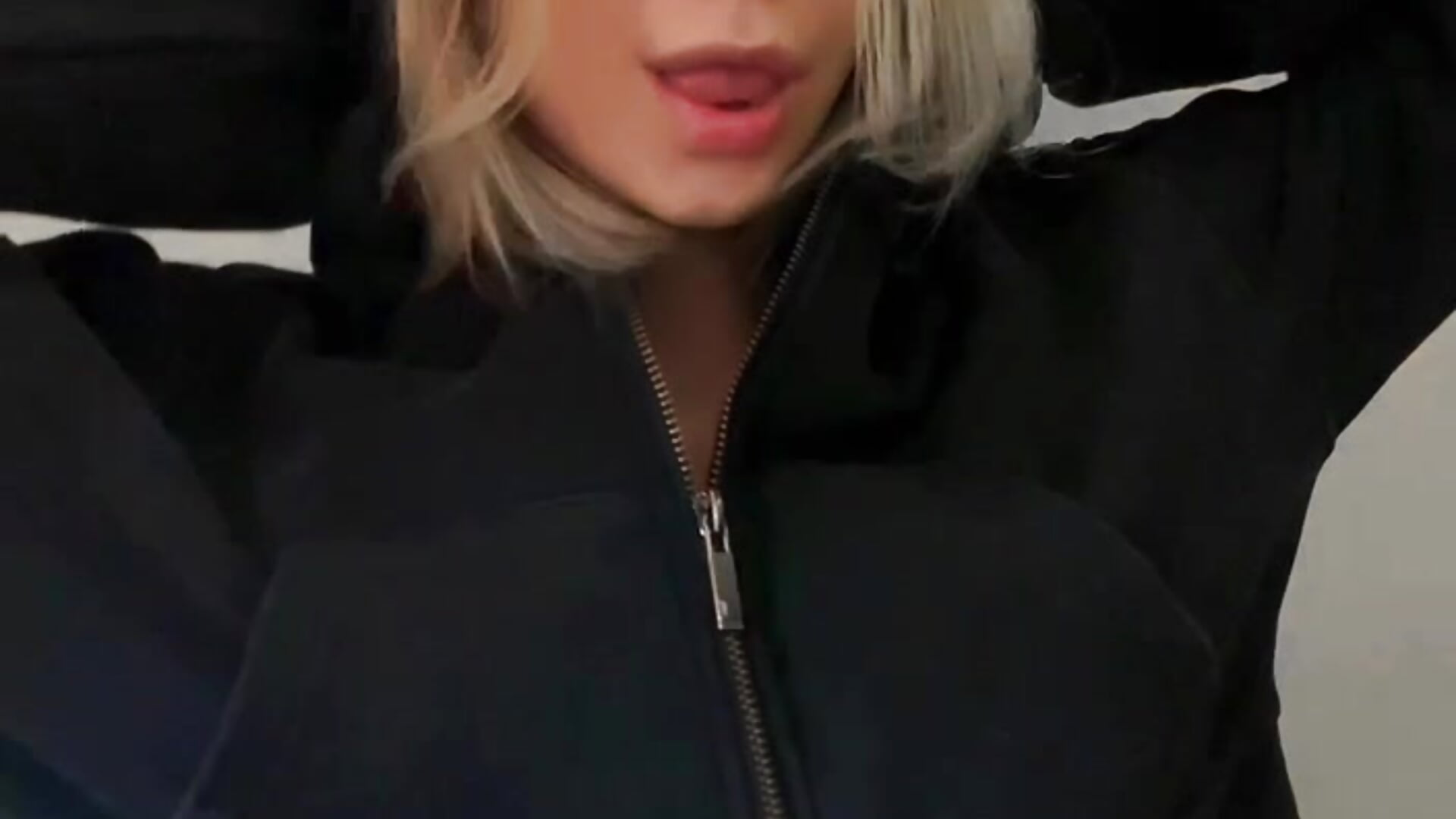 Hello👄－カメラキャストのKarolinaConnerの動画