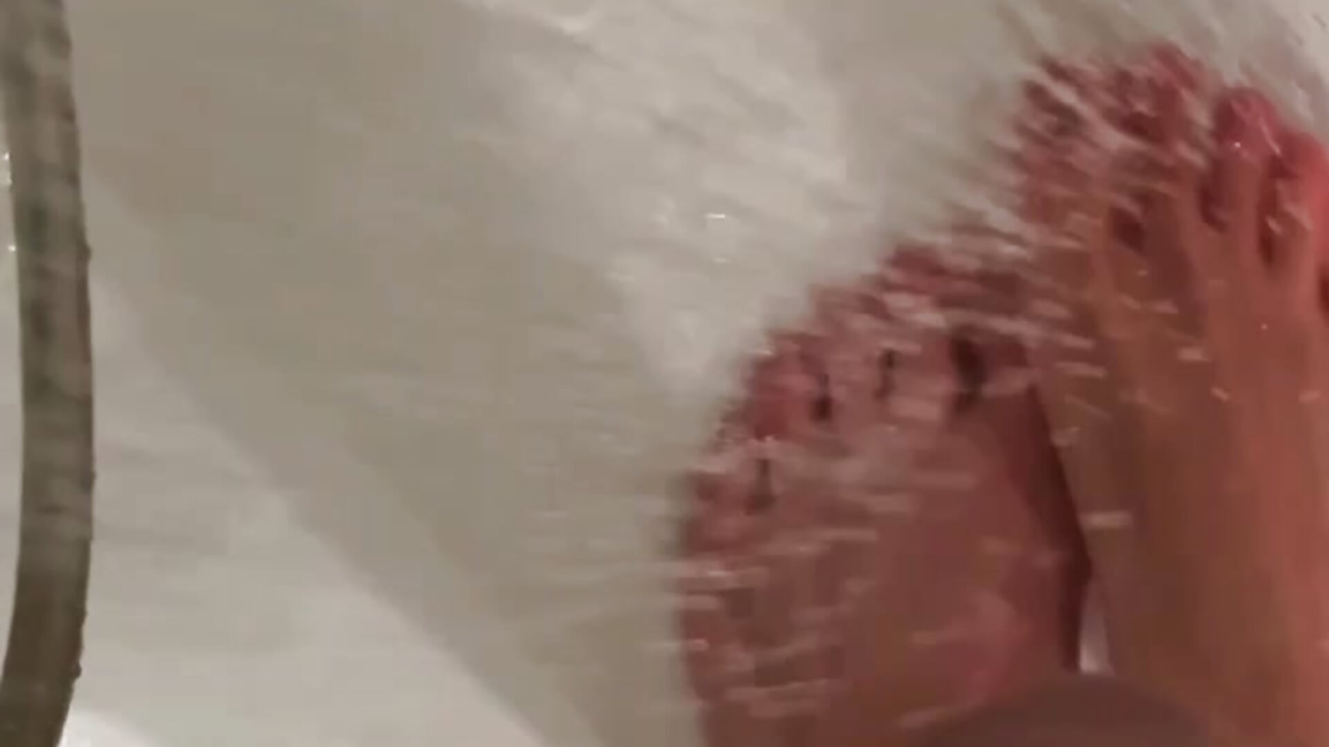 ASMR legs💦－カメラキャストのKarolinaConnerの動画