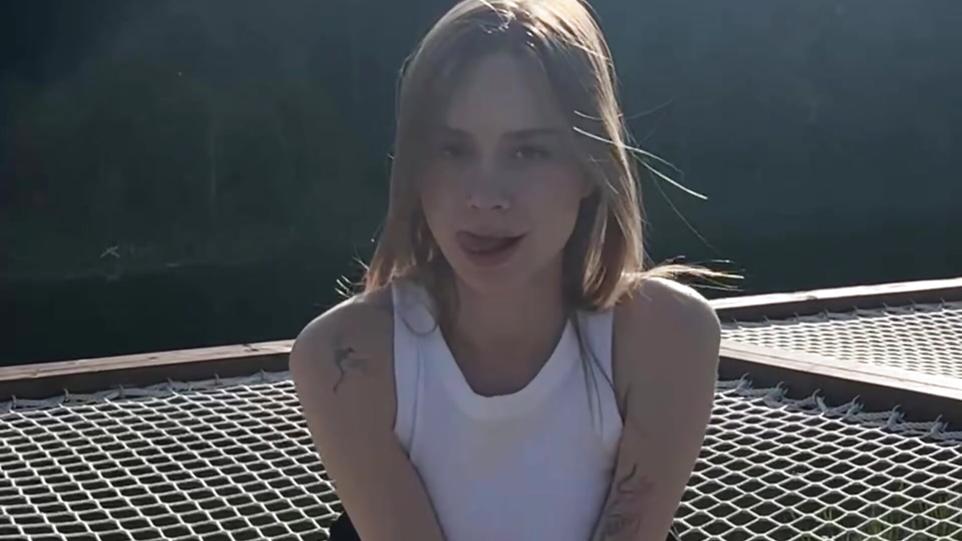 My mood today😛🍑－カメラキャストのKarolinaConnerの動画