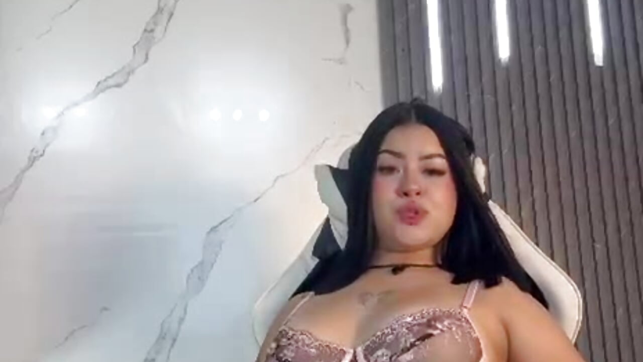 sexy and charming🌸 - vídeo de la modelo de cam KristinMinov