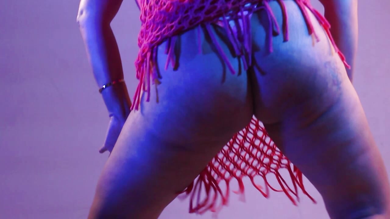sexy dance and twerking ♥ - video by EvaMontenegro cam model
