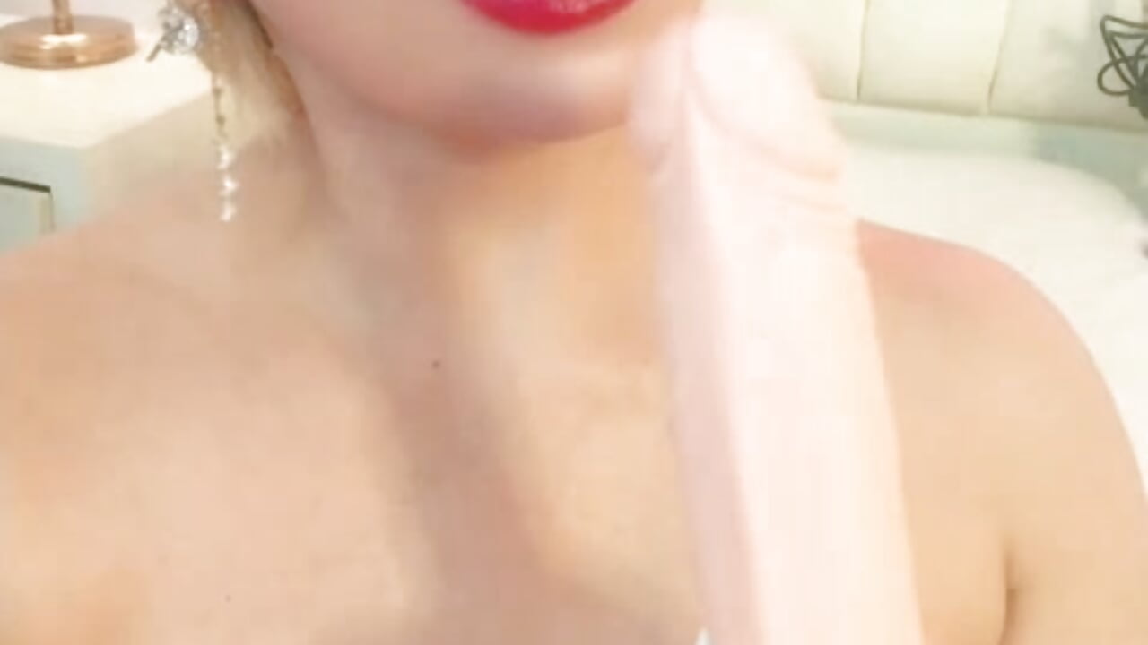 You knwo how love suck you and my throat are ready to amke you cum inside - video by EvaMontenegro cam model