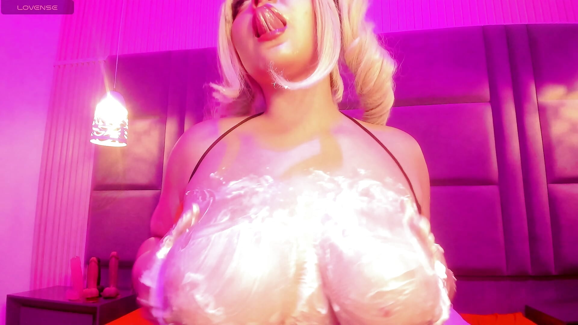 CREAMY TITS - video by SamanthaaReed cam model