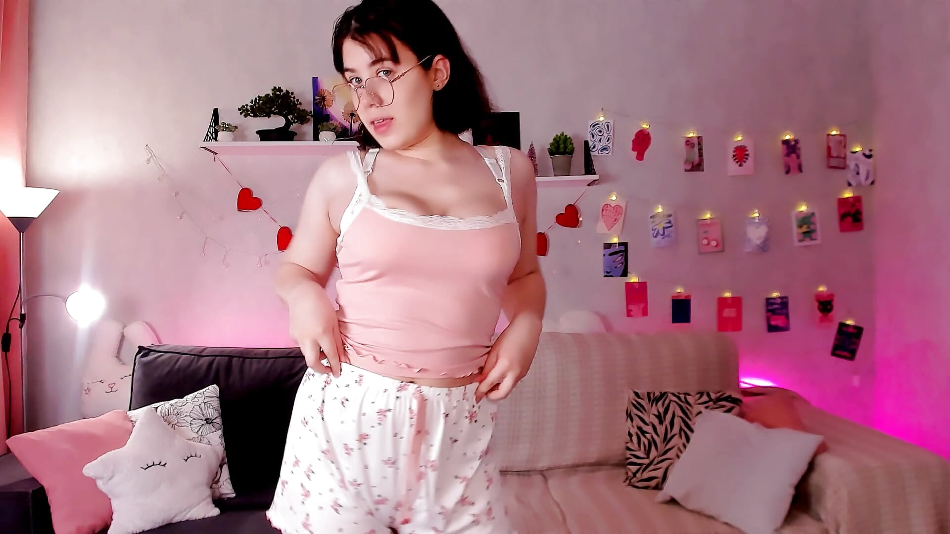 ♥ valentines dance ♥ - vídeo de la modelo de cam BellaCaress