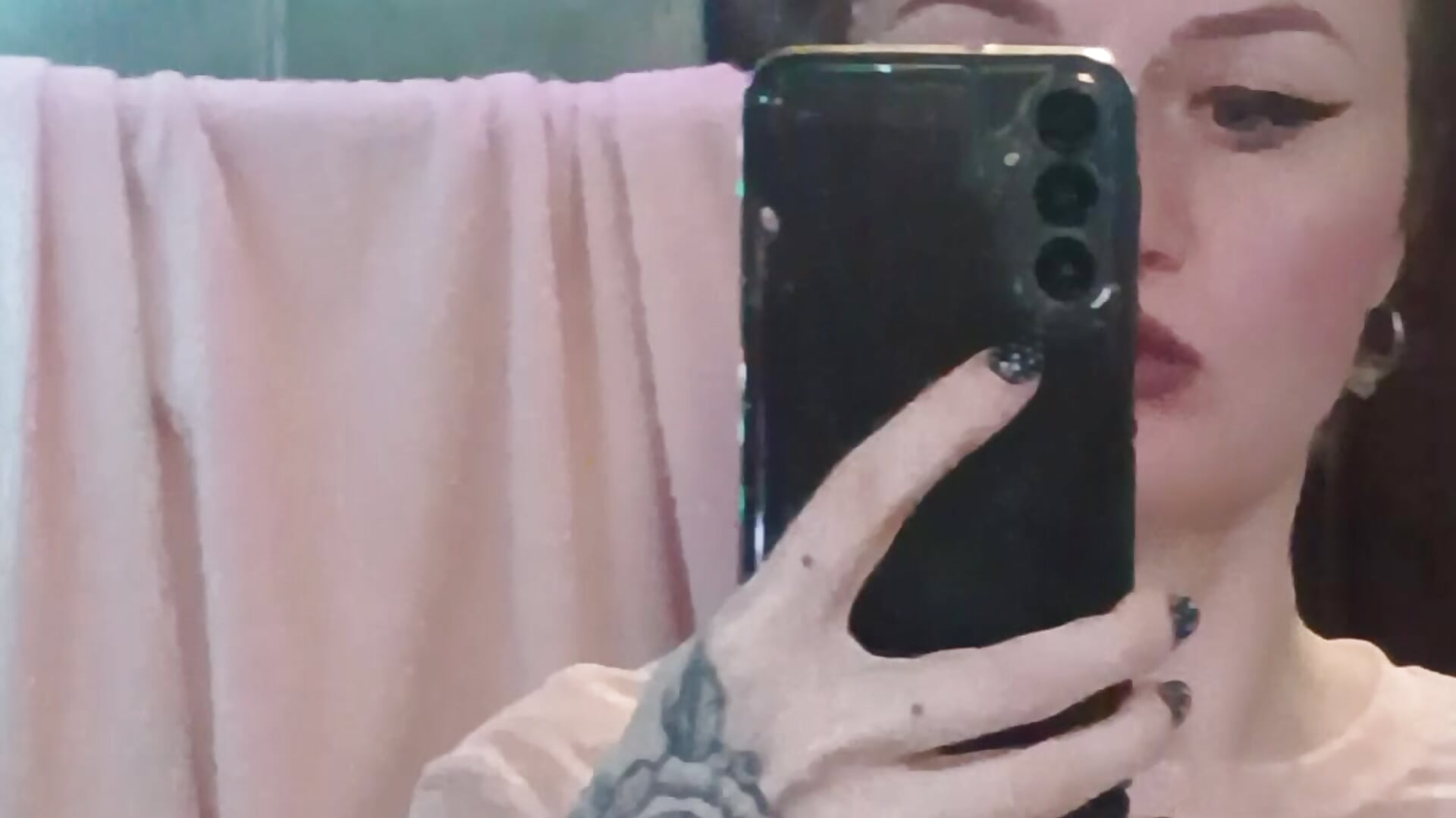 Mirror - відео від вебкаммоделі Dia_Angel