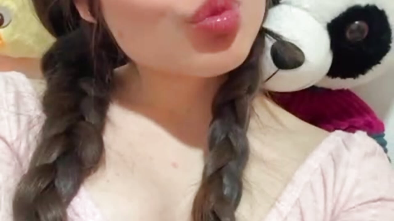 A sweet kiss for you 💋✨ - video by Natisss_ cam model