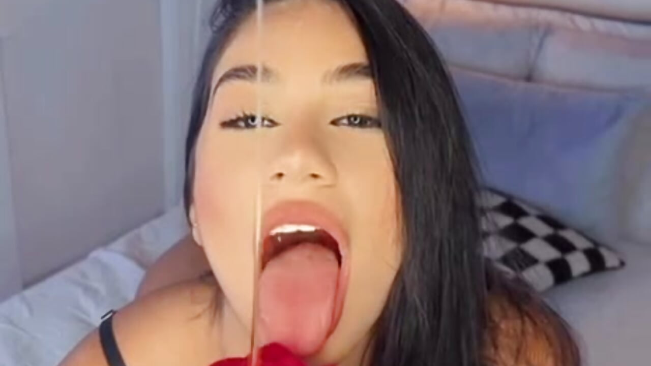 Roses & Honey 🌹🔥 - video di JannaFoxx_ modella di cam