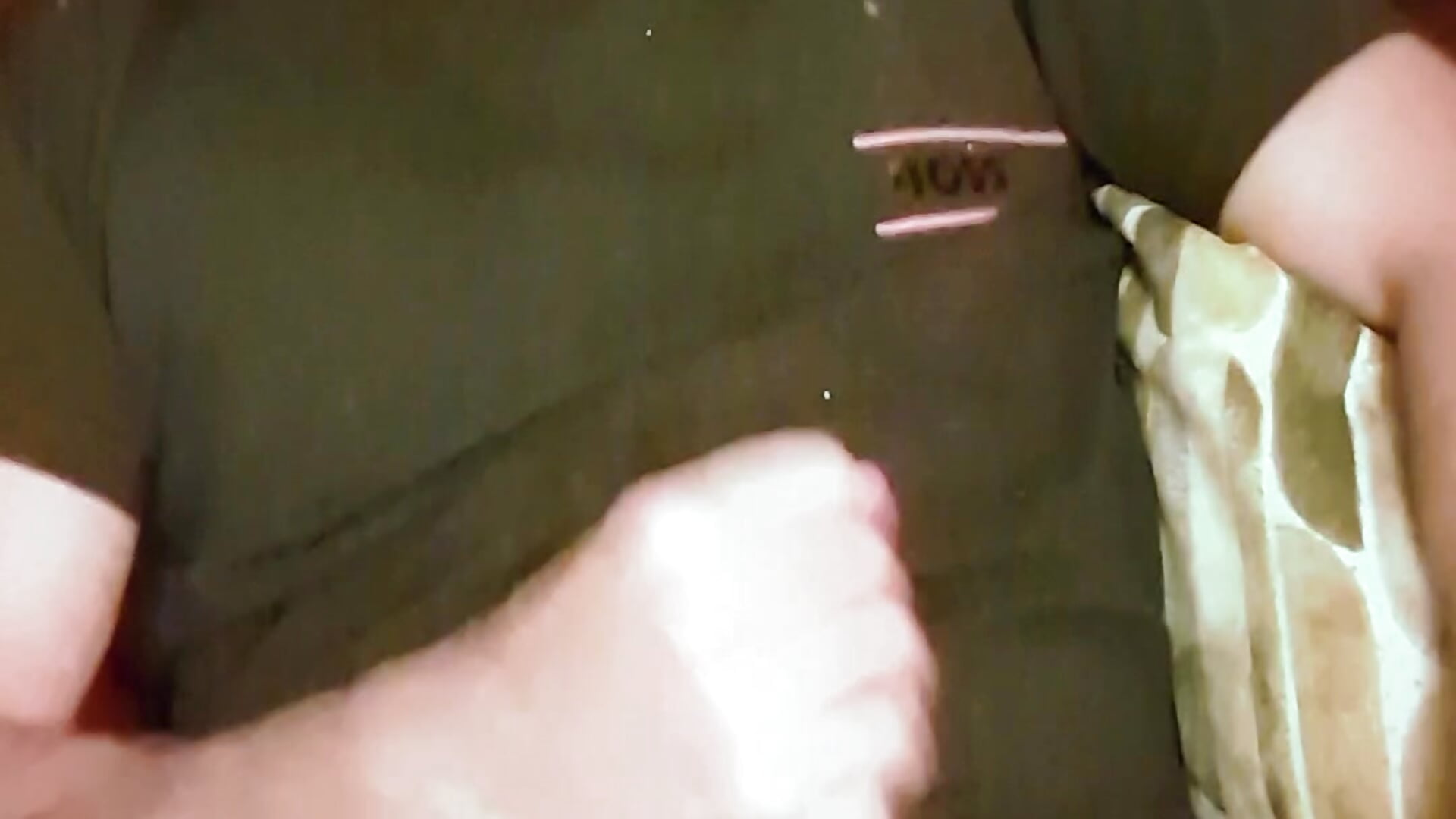 Wank vigorously and cum on my T shirt - thor-macca42X主播的视频